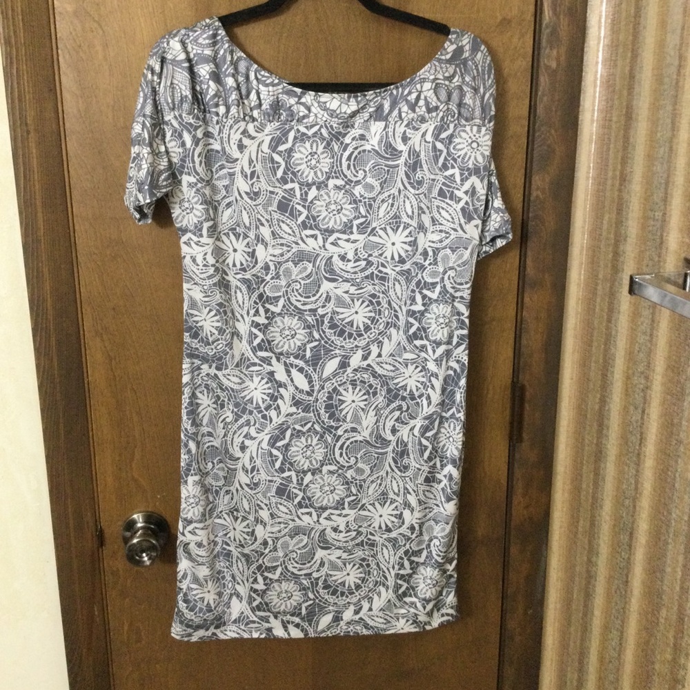 Banana Republic Womens Dress sz S Gray Cream Floral Short Sleeve Stretch Career